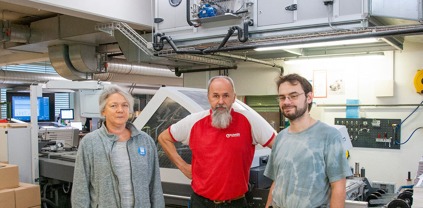 Sie freuen sich über die Fortschritte im Ausbildungsprojekt: Sabine Schöck, Oliver Schöck und Yanneck Künzli.