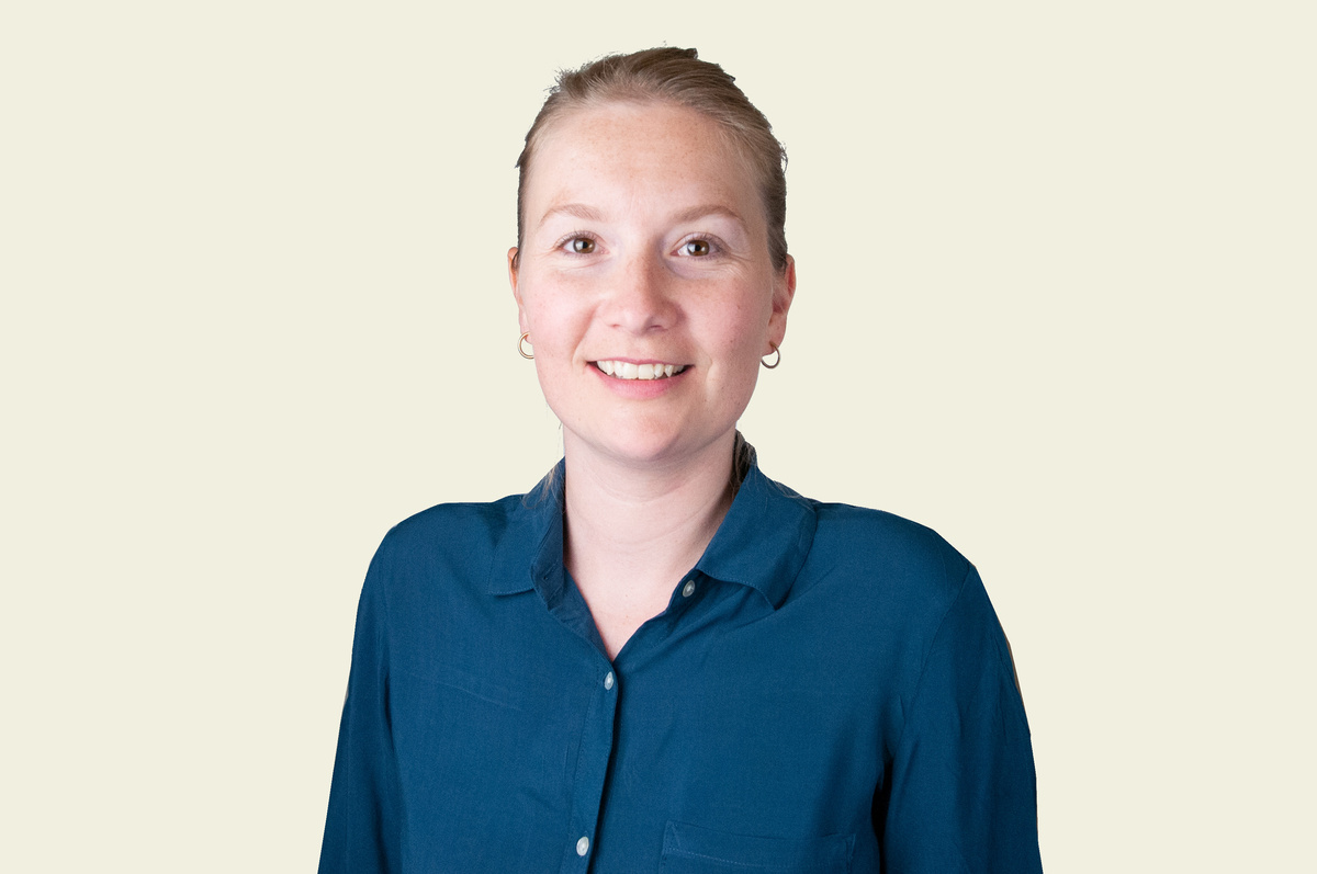 Karina Sövegjarto, Verlagsassistentin Karina Sövegjarto, Verlagsassistentin